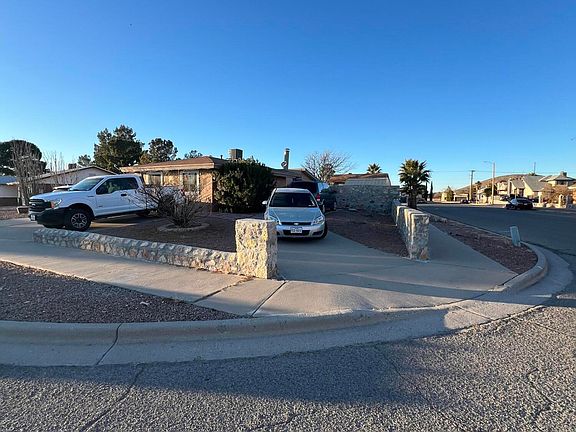 3rd image of 881 Nita Fay Dr