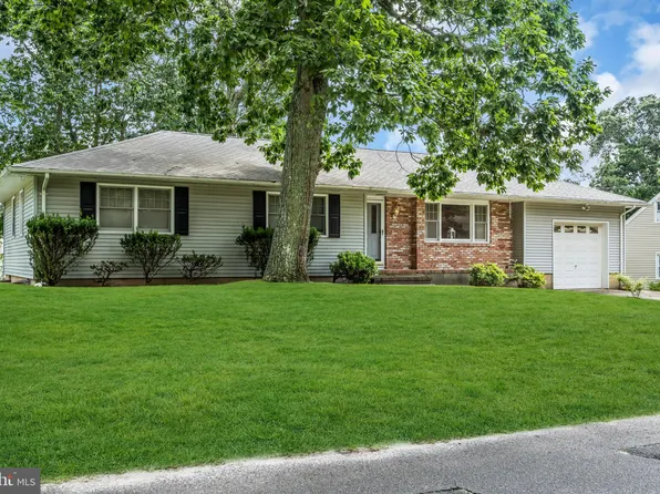 355 Constitution Dr, Forked River, NJ 08731