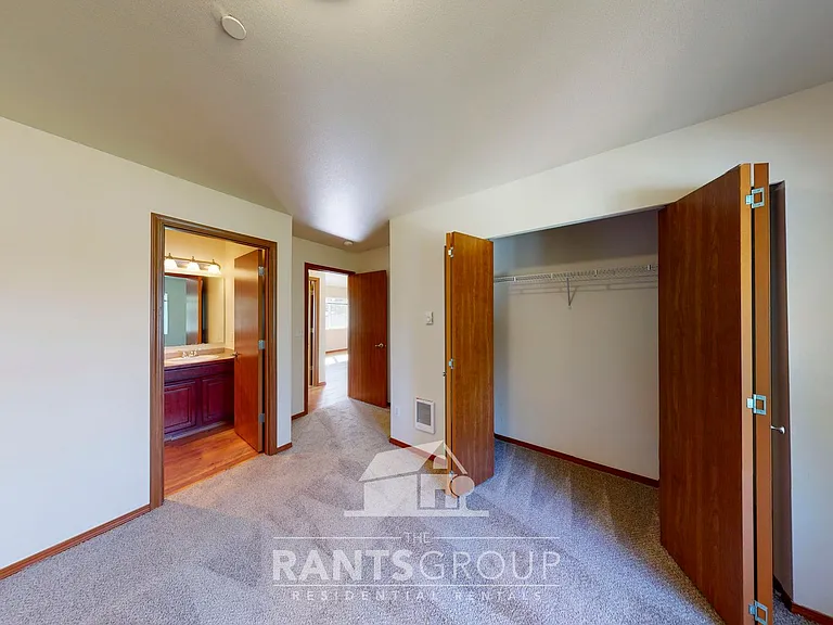 Crystal Springs Apartments — Photo 18