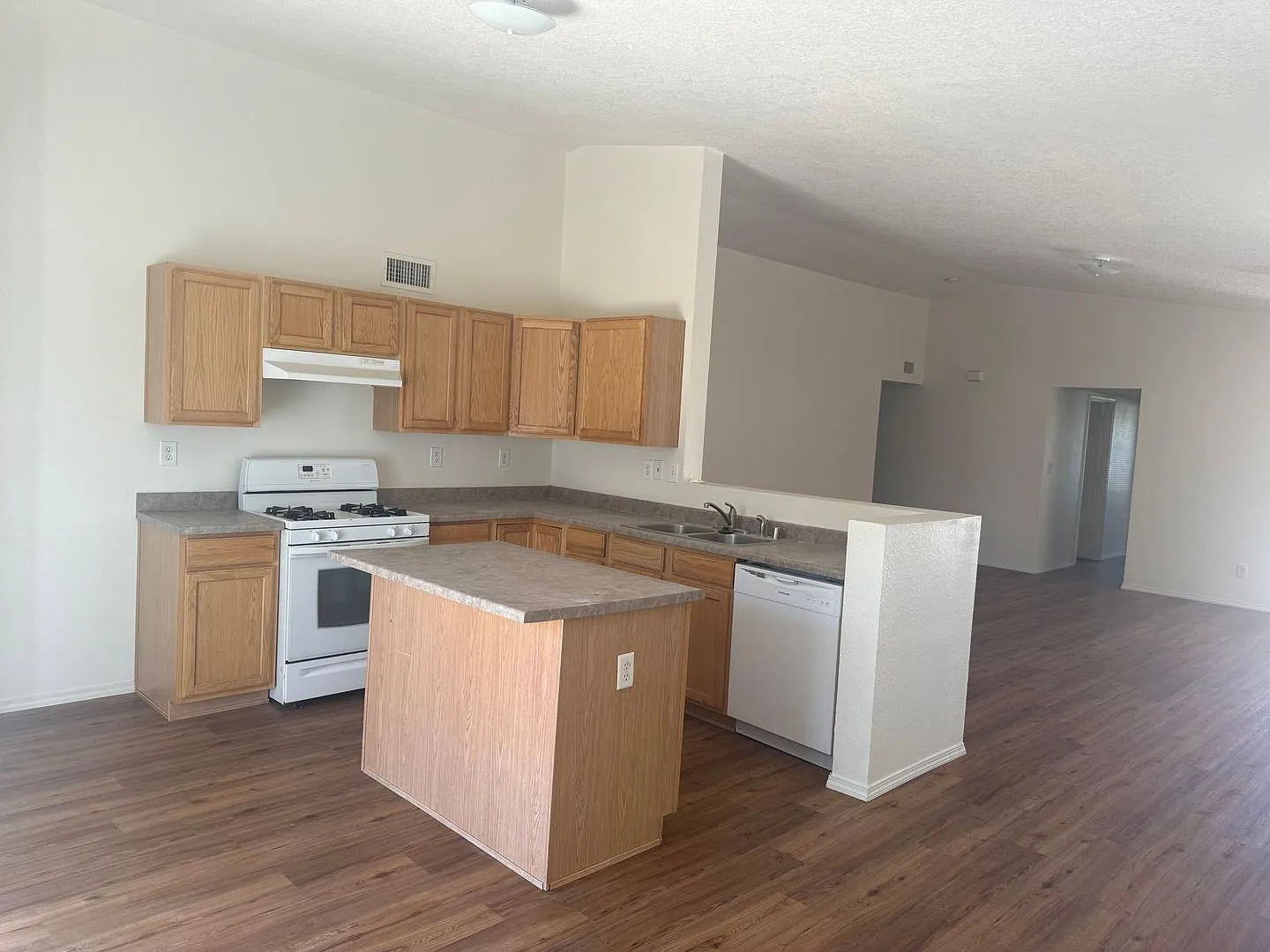 3716 Ranchers Loop — Photo 2