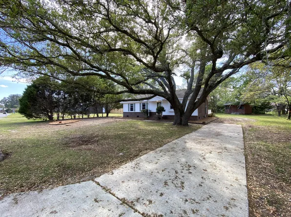 211 Deerfield Rd, Wilmington, NC 28411