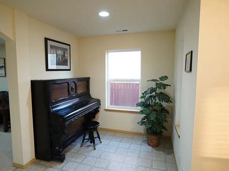1108 Daffodil Ave NE — Photo 7