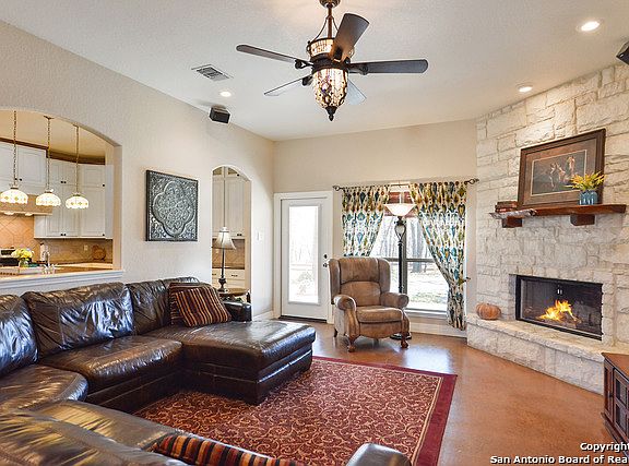 3rd image of 6046 County Road 307
