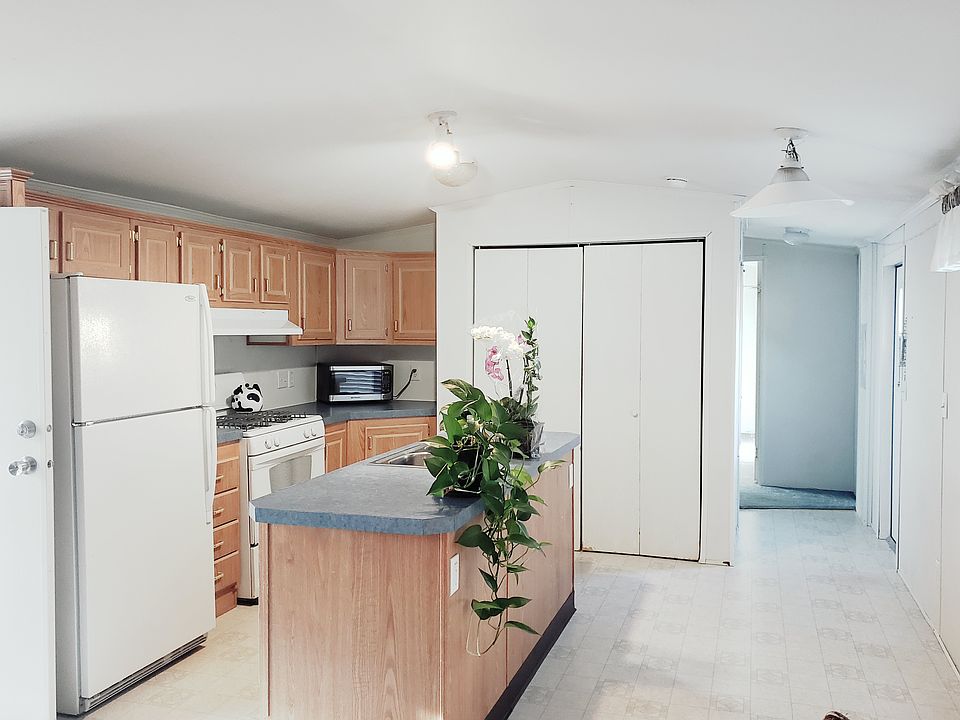 Spacious kitchen