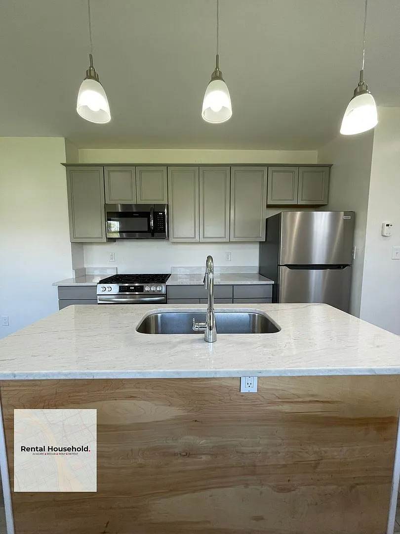 8762 Epworth — Photo 3