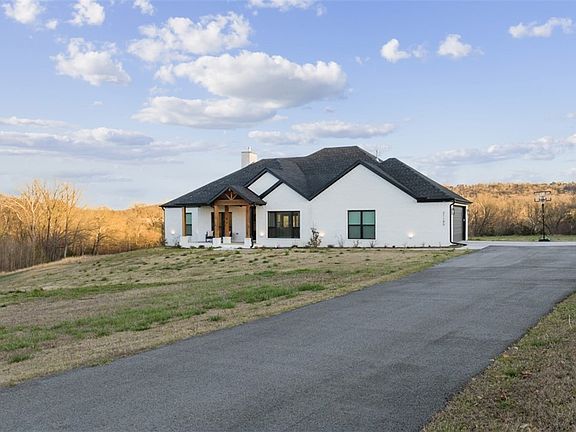 5th image of 21185 Silent Oak Dr