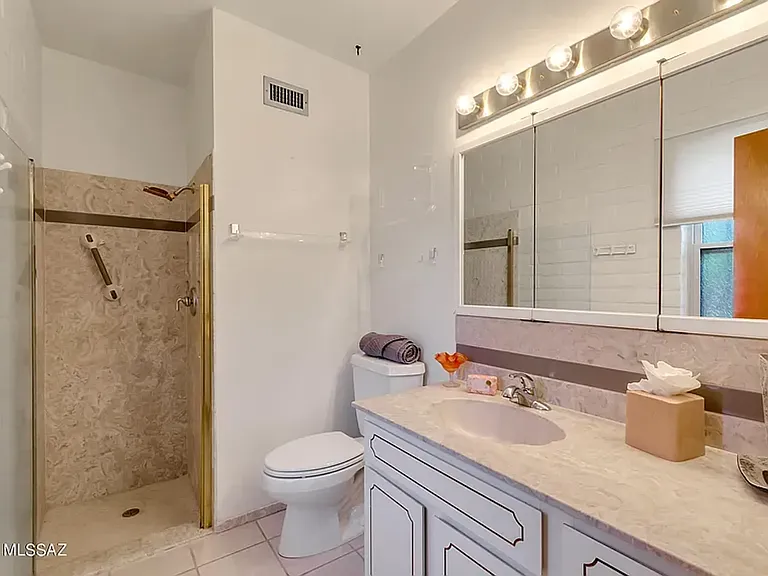 9060 E Bluefield St — Photo 16