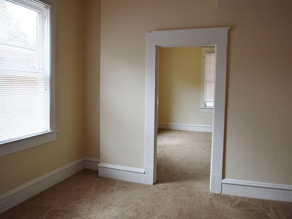 5th image of 2594 Herschel St