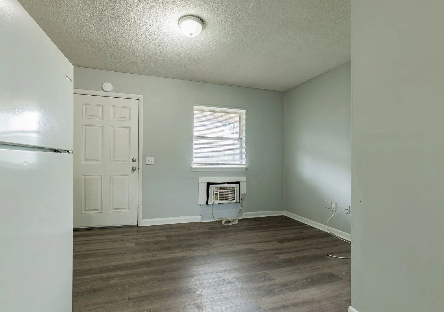 Calvert Apartments — Photo 1