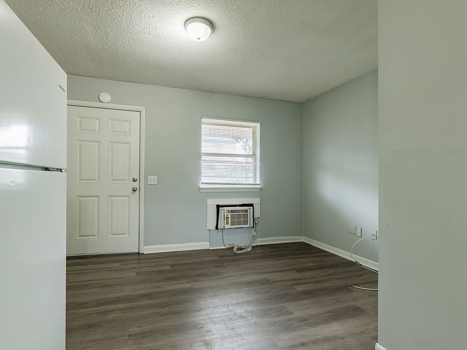 1st image of 1809 Calvert St APT 14