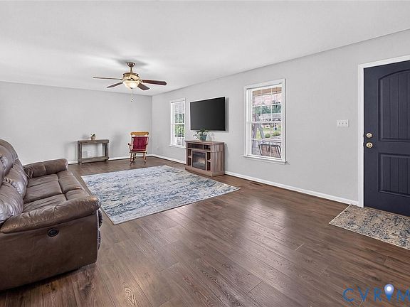 4th image of 151 Lancaster Ct