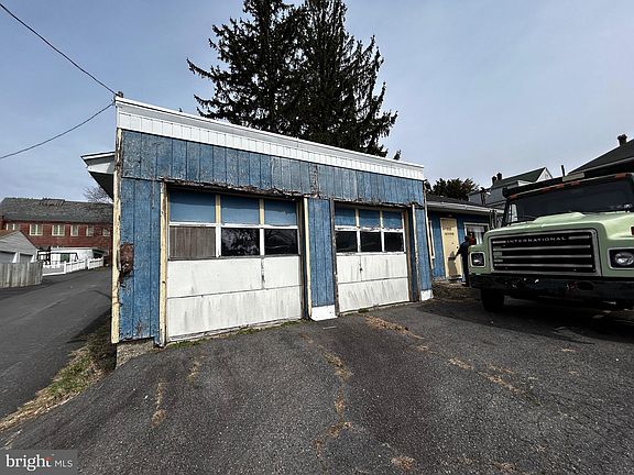 4th image of 52 S Balliet St