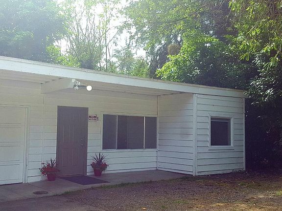 4th image of 7026 1/2 NE 170th St