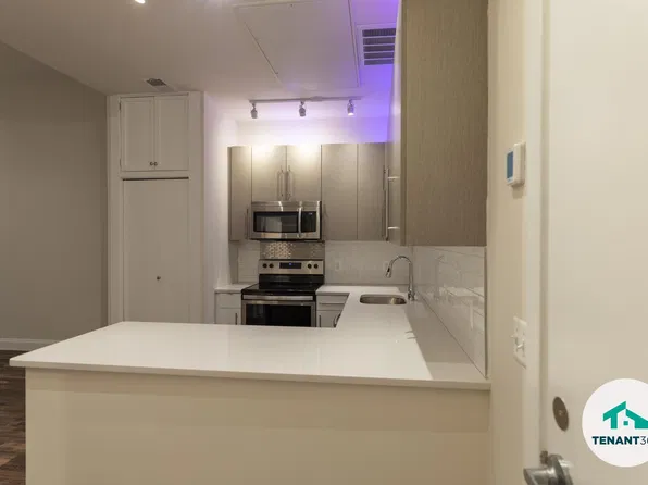 8 E Fayette St, Baltimore, MD