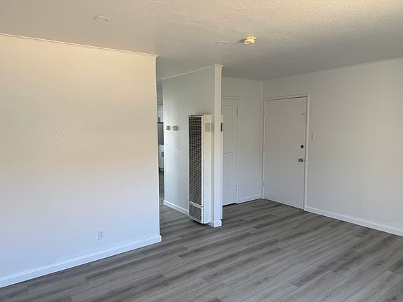 5th image of 237 Armour Ave APT 3