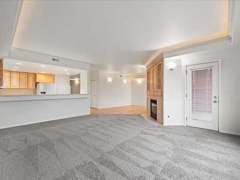 300 Col Point Dr #C-201 — Photo 8