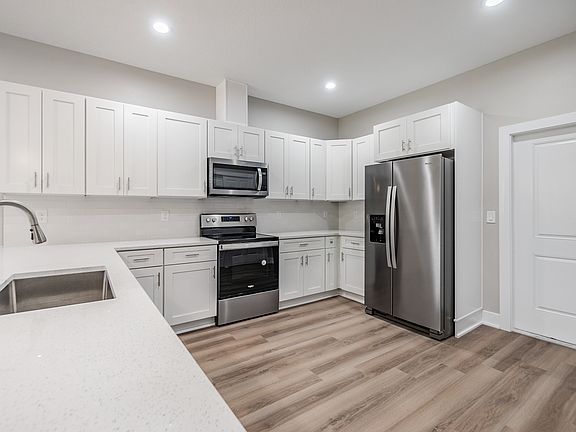 5th image of 2525 4th St S