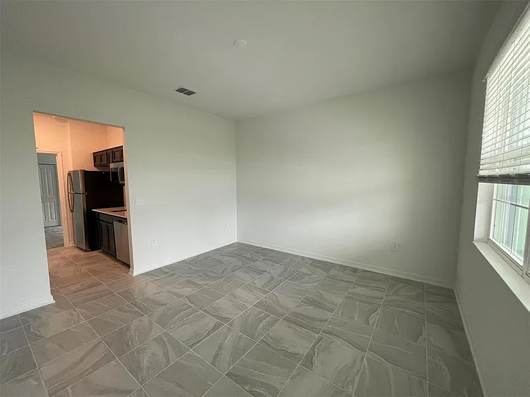 835 Ofanto Way — Photo 36