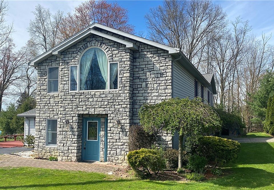 1st image of 16876 Overlook Way