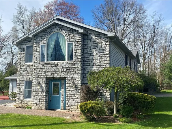16876 Overlook Way, Lake Milton, OH 44429