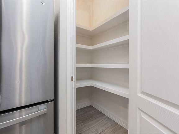 5th image of 7430 Castille Ct