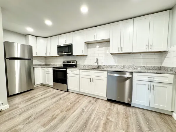 433 Sunderland Rd #E, Worcester, MA 01604