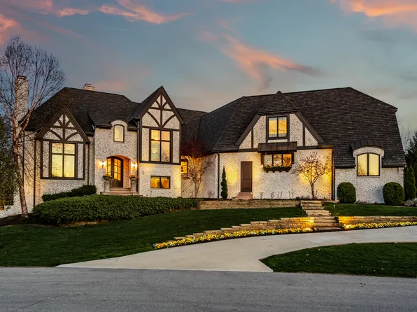 2 Woodard Blf, Zionsville, IN 46077