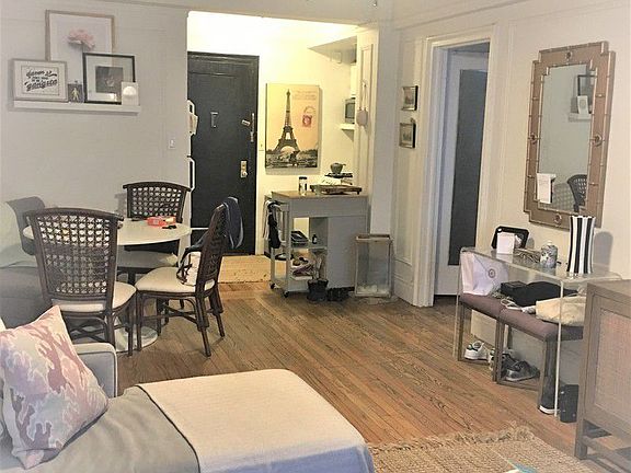 5th image of 50 W 72nd St APT 702