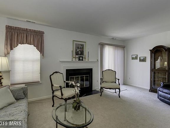 4th image of 5531 Woodlawn Manor Ct
