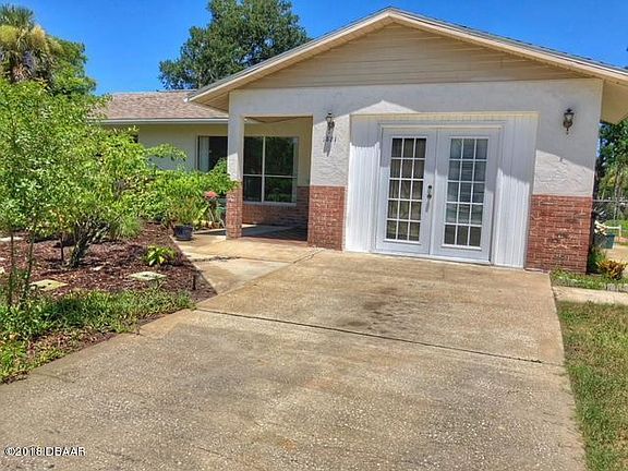 5th image of 1871 Travelers Palm Dr