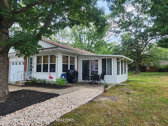 3rd image of 5 Snowberry Lane #B