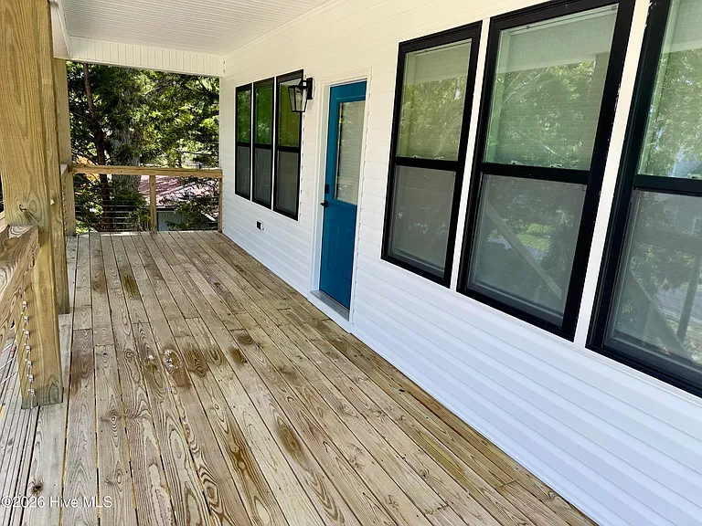 213 Myrtle Ave — Photo 4