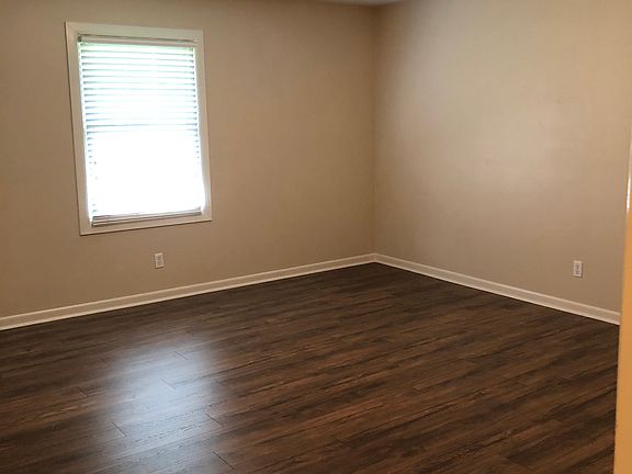 4th image of 4009 Woodberry Dr