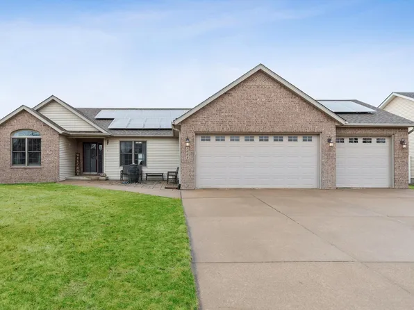 1008 W Scott St, Eldridge, IA 52748