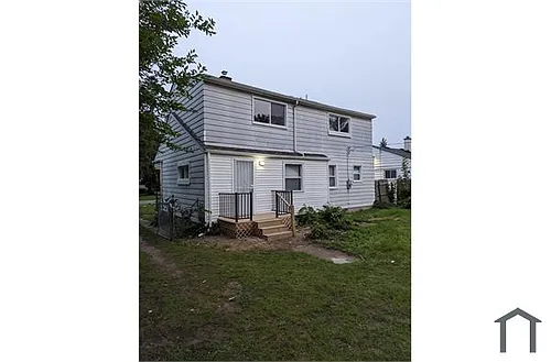 16878 Salem St Photo 1