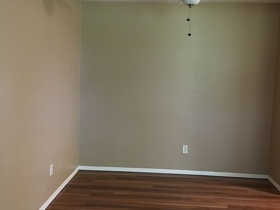 4th image of 221 Canterbury Ln #D-38