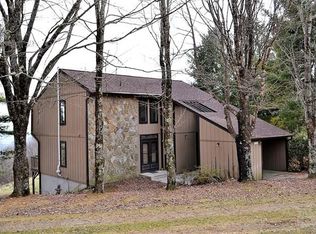 7128 Table Rock Rd, Newland, NC 28657