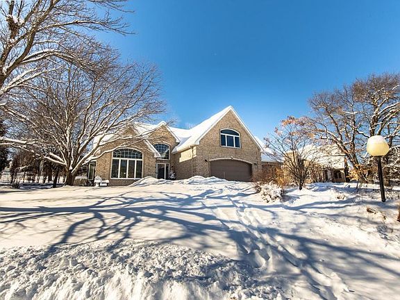 3rd image of 940 Lecuyer Dr