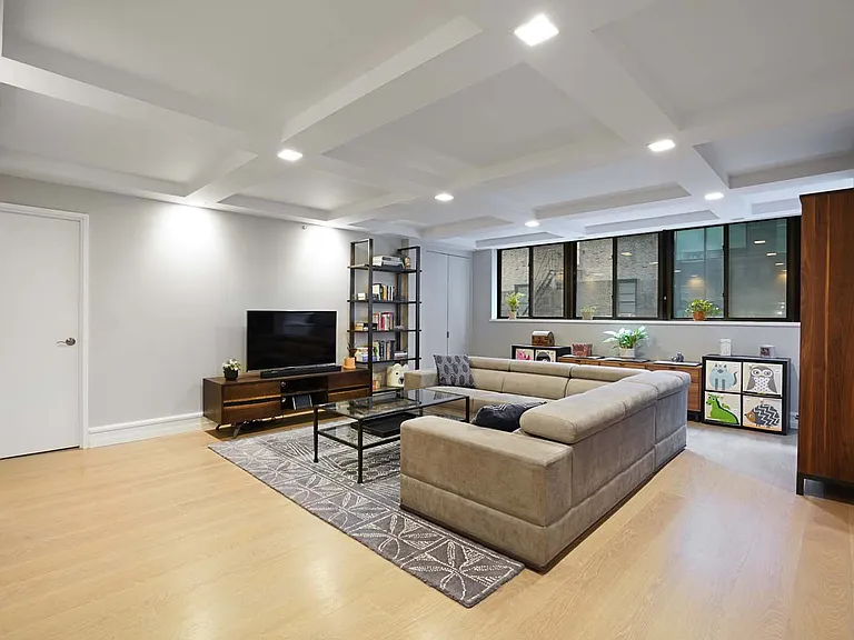 112 W 56th St #8S — Photo 1