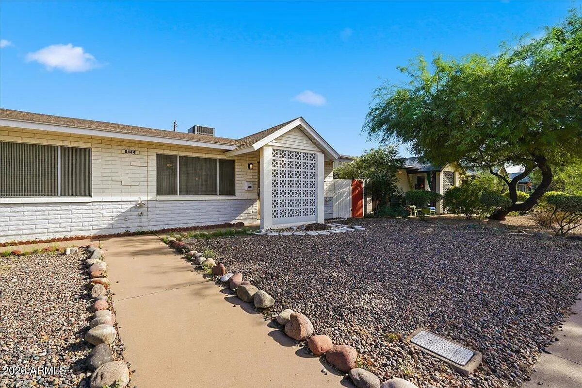 2 bed, 2.0 bath, 1022 sqft, $2,000 — Photo 3