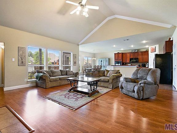 3rd image of 12723 Diamond Lake Dr