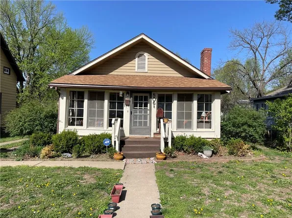 806 S Forest Ave, Independence, MO 64052