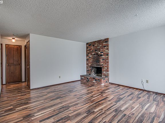 2nd image of 1403 NE 143rd Ave