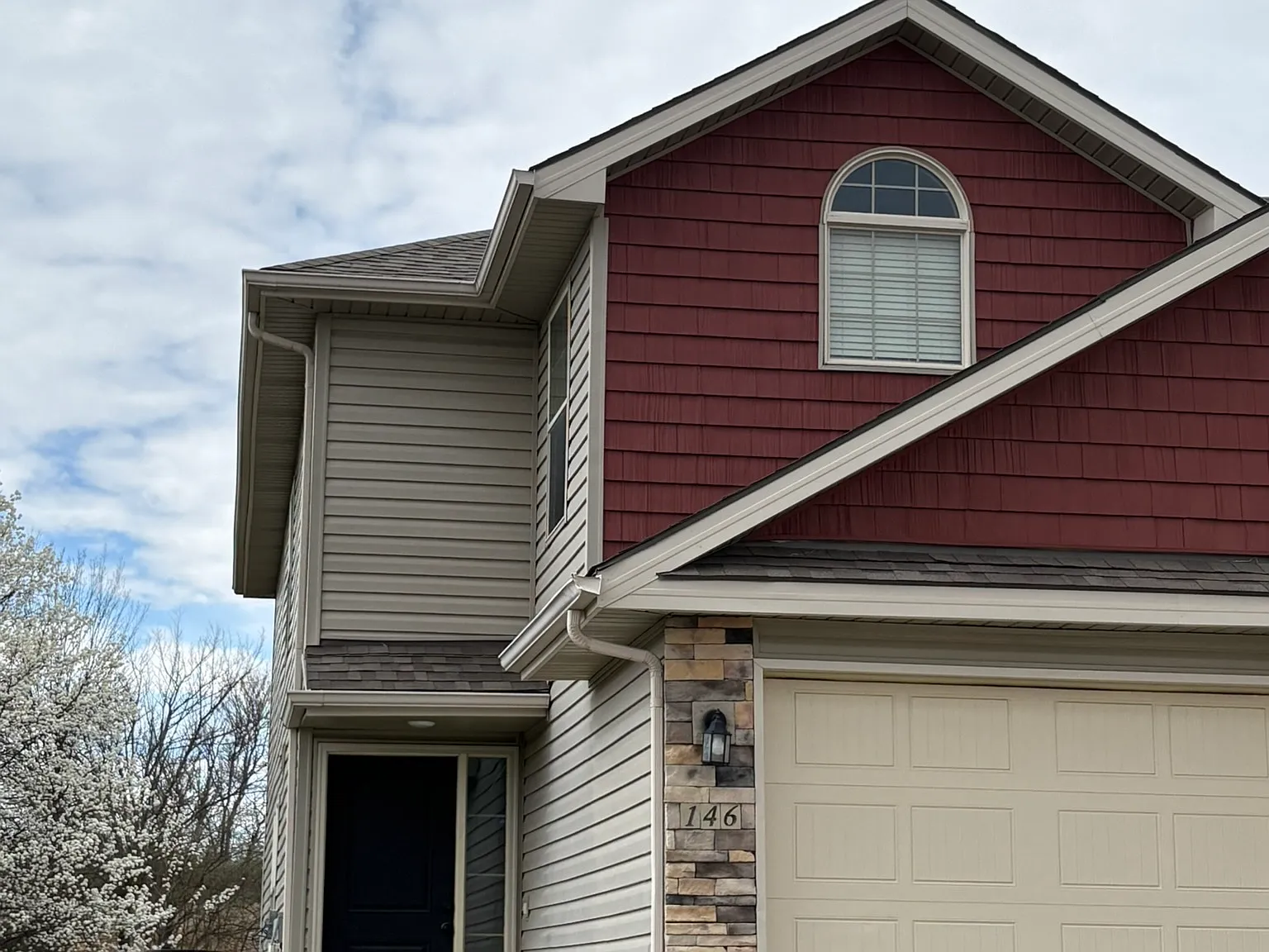 3 bed, 2.5 bath, 1400 sqft, $1,715 — Photo 2