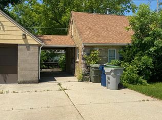 5129 N 61st St, Milwaukee, WI 53218