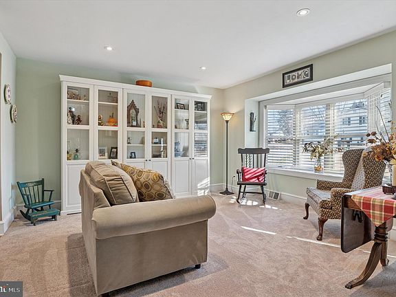 3rd image of 3016 Heatherton Dr