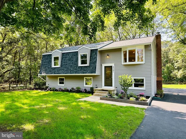 2761 Bayside Beach Rd, Pasadena, MD 21122