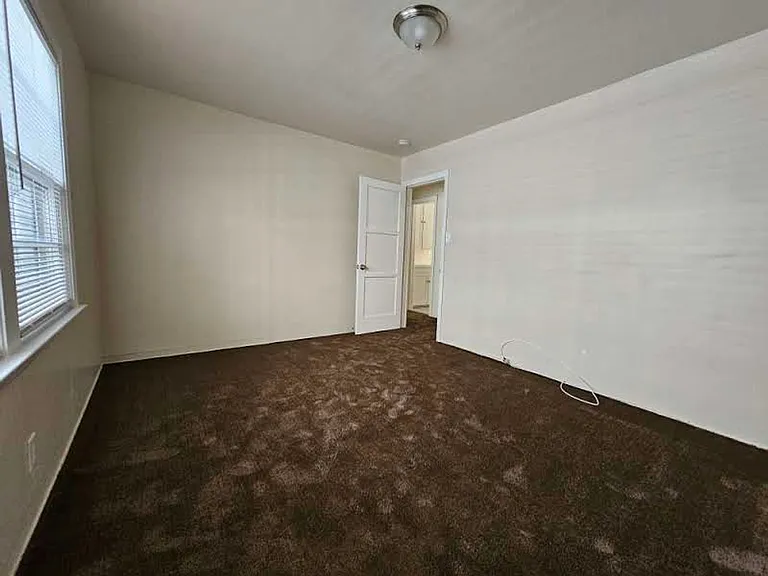 Elm Gate Apartments — Photo 5