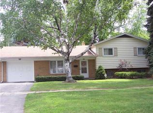 545 S Yarrow St, Oregon, OH 43616