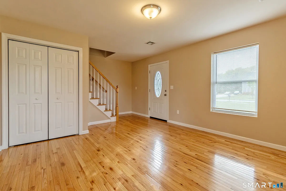 Building Photo - 63 Nature Ave #A